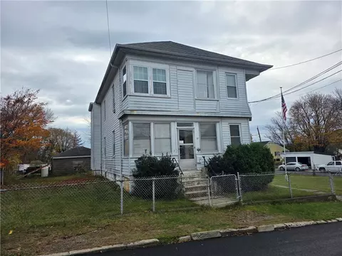 87 Lyman Ave, North Providence, RI 02911