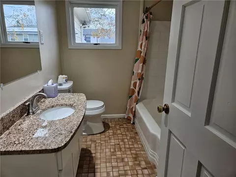 Bath - 39 Damon Ave, Warwick, RI 02889 photo 2 of 2