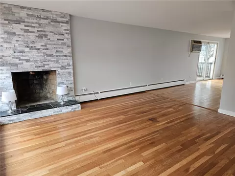 Living - 39 Damon Ave, Warwick, RI 02889 photo 1 of 6