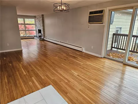 Living - 39 Damon Ave, Warwick, RI 02889 photo 2 of 6