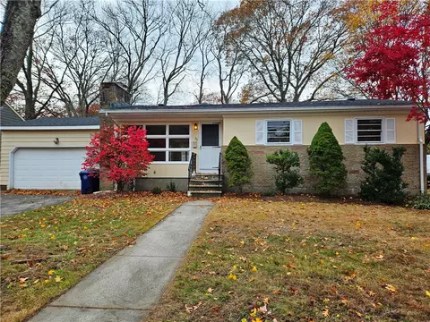 Exterior - 39 Damon Ave, Warwick, RI 02889 photo 2 of 5