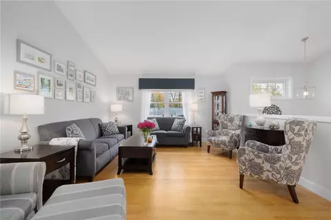 23 Clara Ave, Warwick, RI 02889 photo 4
