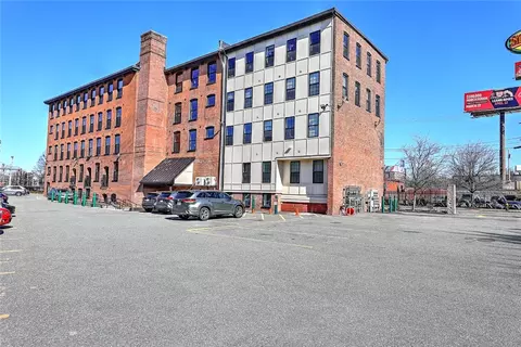 50 Ashburton St #14, Providence, RI 02904