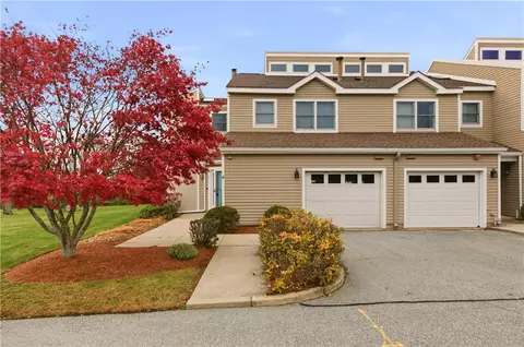 41 Lawton Brook Ln, Portsmouth, RI 02871