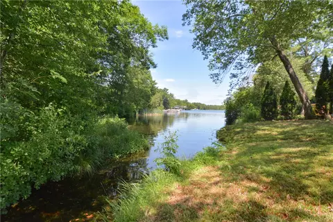74 Crystal Ter, Pascoag, RI 02859