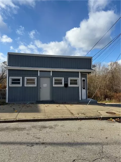 379 Front St, Woonsocket, RI 02895
