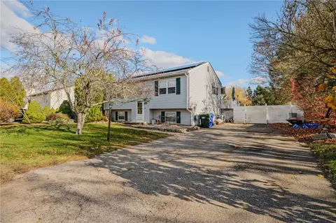 17 Byron Dr, Westerly, RI 02891