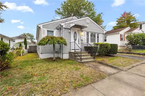 90 Farm St, Providence, RI 02908