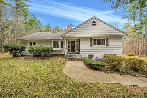 980 Plainfield Pike, Coventry, RI 02827 photo 2