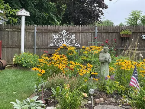 Exterior - 52 Inez Ave, Warwick, RI 02886 photo 6 of 9