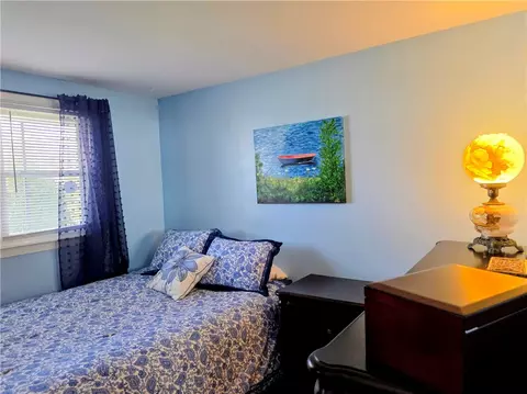 Bedroom - 52 Inez Ave, Warwick, RI 02886 photo 1 of 2