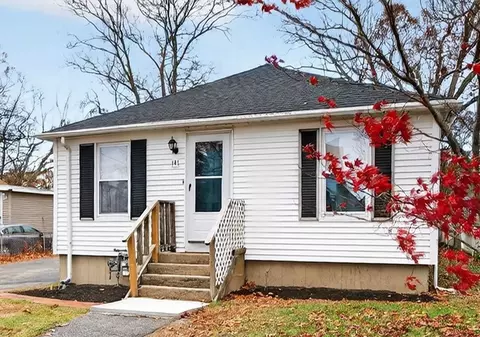 141 Brush Neck Ave, Warwick, RI 02889
