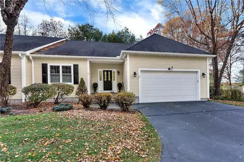 95 Crickett Cir, East Greenwich, RI 02818