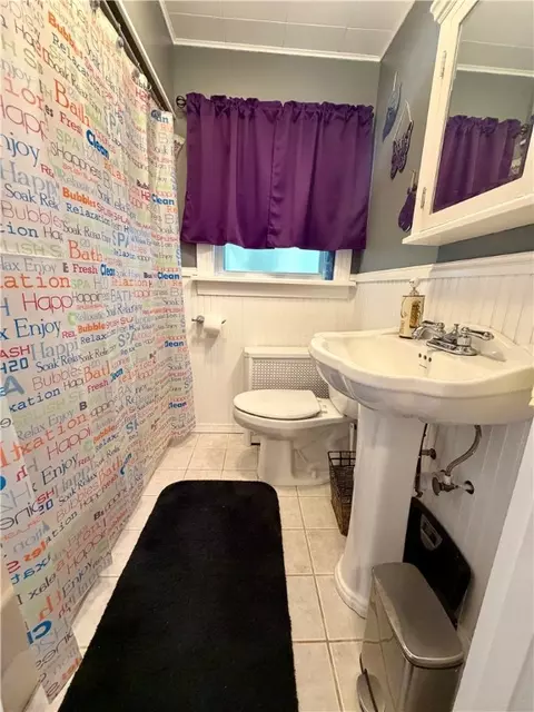 Bath - 329 Pullen Ave, Pawtucket, RI 02861 photo 1 of 2
