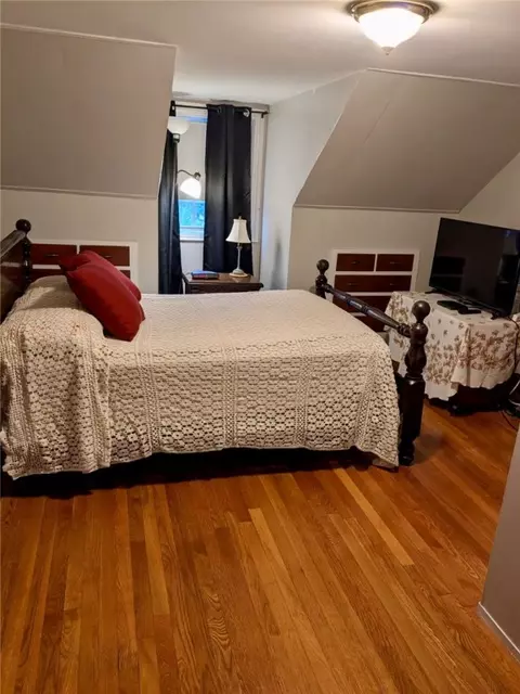 Bedroom - 329 Pullen Ave, Pawtucket, RI 02861 photo 3 of 9
