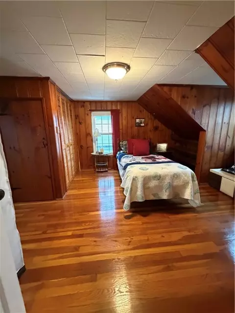 Bedroom - 329 Pullen Ave, Pawtucket, RI 02861 photo 7 of 9