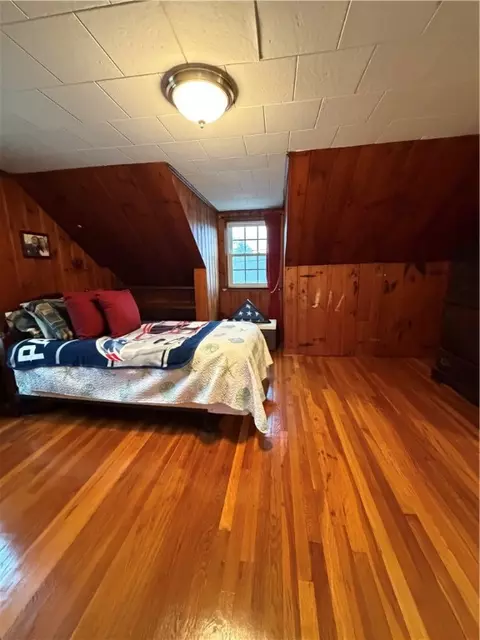 Bedroom - 329 Pullen Ave, Pawtucket, RI 02861 photo 8 of 9