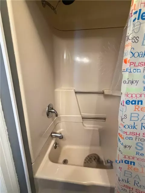 Bath - 329 Pullen Ave, Pawtucket, RI 02861 photo 2 of 2