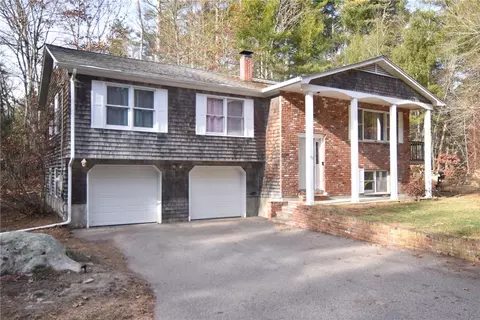 153 Fairview Ave, Hope Valley, RI 02832