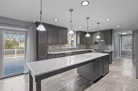 109 Kirby Ave, Warwick, RI 02889