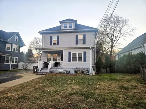 458 Prospect St, Woonsocket, RI 02895