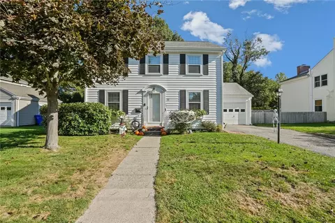 77 Don Ave, Rumford, RI 02916