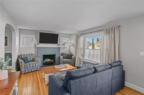 Living - 40 Cavalcade Blvd, Warwick, RI 02889 photo 2 of 3