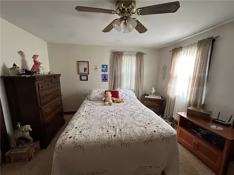 Bedroom - 17 Colonial Dr, Warren, RI 02885 photo 1 of 4