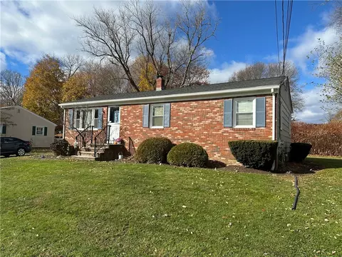 Exterior - 17 Colonial Dr, Warren, RI 02885 photo 6 of 7