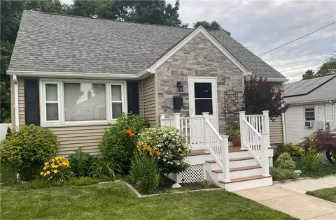18 Lyman Ave, Johnston, RI 02919