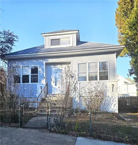 25 Fairview St, Providence, RI 02908