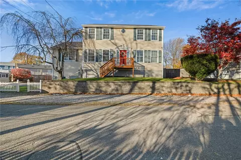 41 Wuddall Ave, Warwick, RI 02889