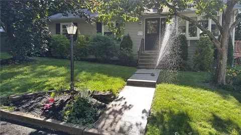 71 Steven Dr, West Warwick, RI 02893