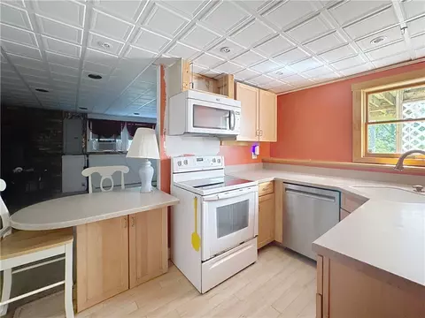 Kitchen - 82 Potter Hill Rd, Westerly, RI 02891 photo 3 of 3