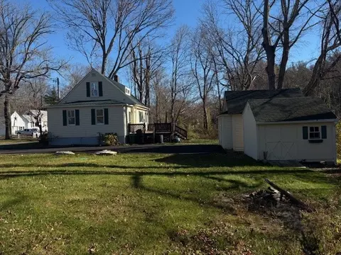 Exterior - 52 Jackson Flat Rd, Hope, RI 02831 photo 4 of 6