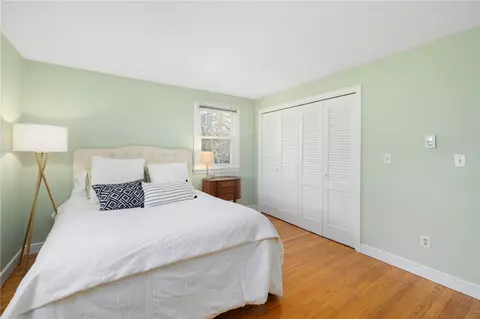 Bedroom - 46 Arrowhead Dr, Tiverton, RI 02878 photo 4 of 5