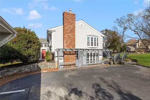 Exterior - 46 Arrowhead Dr, Tiverton, RI 02878 photo 3 of 7