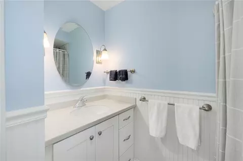 Bath - 46 Arrowhead Dr, Tiverton, RI 02878 photo 2 of 3