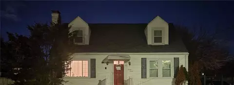 27 Frederick St, Warwick, RI 02888 photo 2