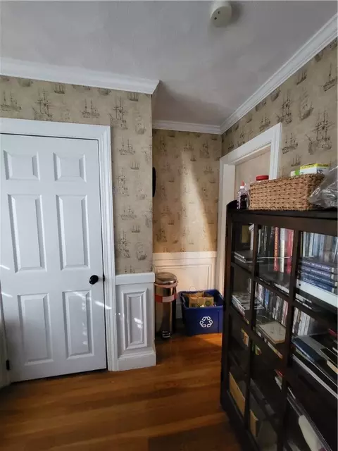 27 Frederick St, Warwick, RI 02888 photo 3