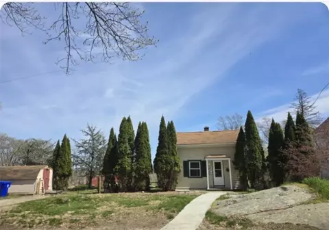 25 Wilson St, West Warwick, RI 02893