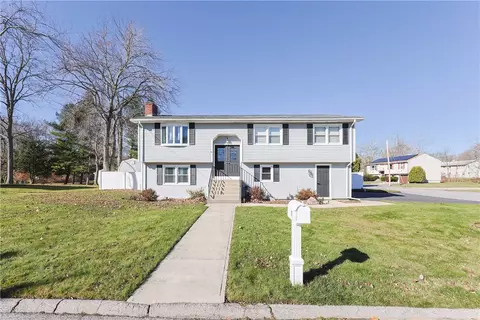 31 Salina Ave, Johnston, RI 02919