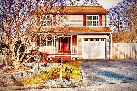99 Hill Top Dr, Johnston, RI 02919