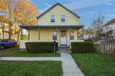 38 Pender Ave, Warwick, RI 02889