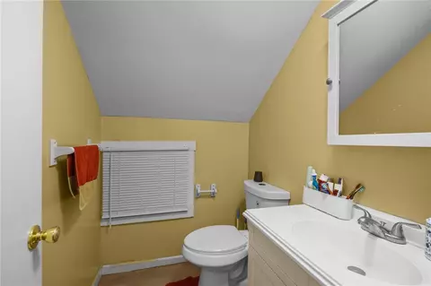 Bath - 38 Pender Ave, Warwick, RI 02889 photo 1 of 1