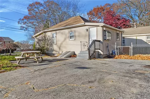 Exterior - 86 Glen Dr, Warwick, RI 02889 photo 5 of 7