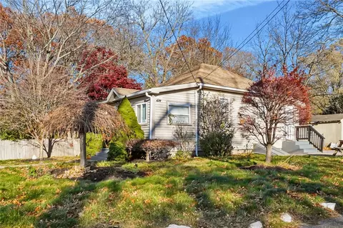 Exterior - 86 Glen Dr, Warwick, RI 02889 photo 3 of 7
