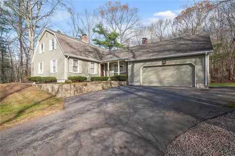 5 Lincoln Dr, North Smithfield, RI 02896