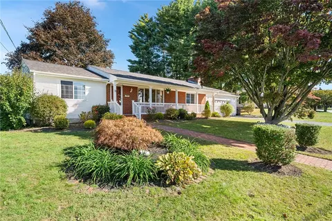 31 Conifer Dr, North Providence, RI 02904