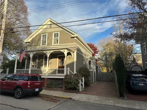 47 Third St, Newport, RI 02840